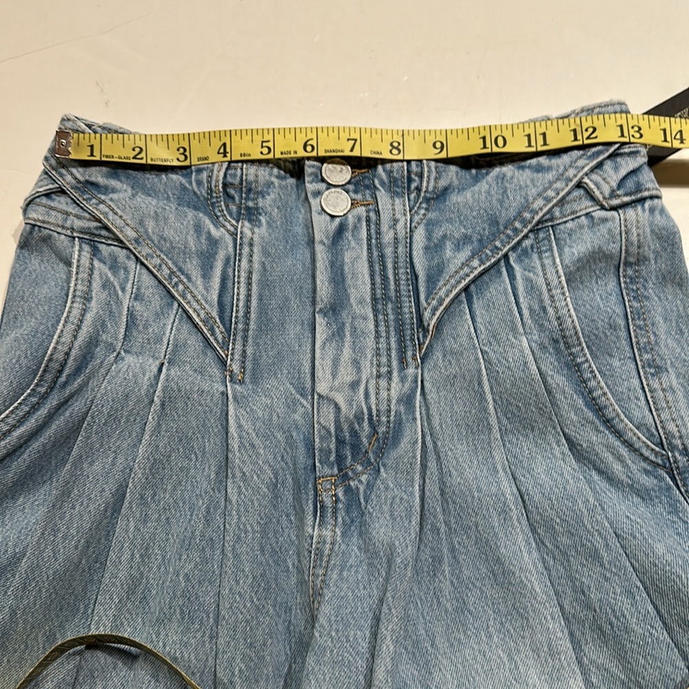 BLANK NYC Steal The Show Jeans - Picture 7 of 13